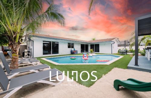 West Perrine House | Stunning 5BR Heated Pool, Beach Access & Games L06