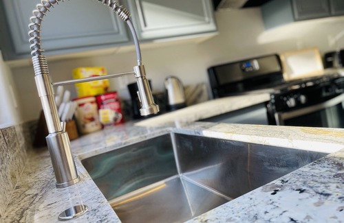Enterprise House | Stunning 5BR Mint Retreat Office & Accessible Bath
