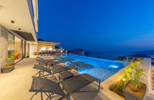 Kalkan Villa | Stunning 6 Bedroom Villa with Spectacular Sea Views
