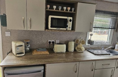 Pakefield House | Stunning 6 berth caravan near to the beach at Pakefield ref 68115CR
