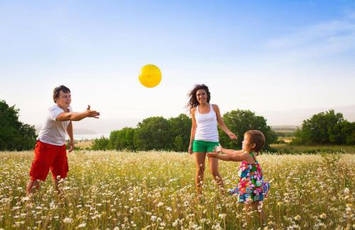 Clacton-on-Sea Cabin | Stunning 6 Berth Lodge With Decking At Valley Farm Holiday Park Ref 46735V