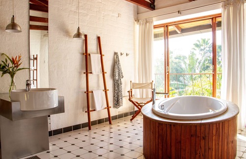 Digana Villa | Stunning 7 BR with Jaw Dropping Views and Inside a Golf Course
