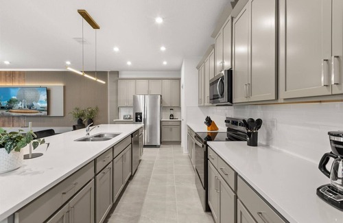 Florida Central Atlantic Coast House | Stunning 9 Bed Pool Home with Theater Room-2304DST