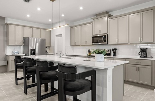 Florida Central Atlantic Coast House | Stunning 9 Bed Pool Home with Theater Room-2304DST