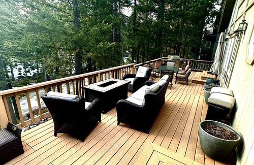 Hamilton Branch House | Stunning and Luxurious Riverfront home for 6 with two king beds