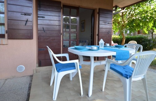 Bibione Villa | Stunning and Spacious Villa with Private Fenced Garden