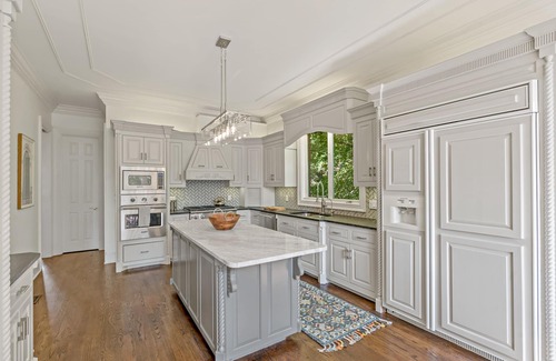 Gallatin House | Stunning And Spacious Nashville Home With In-Ground Pool On The Lake!