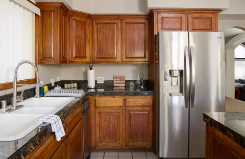 Rainbow Park Villa | Stunning and Spacious in Vegas, Private Pool