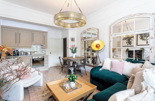 Colville Apartment | Stunning and Stylish 1 bed Notting Hill Flat