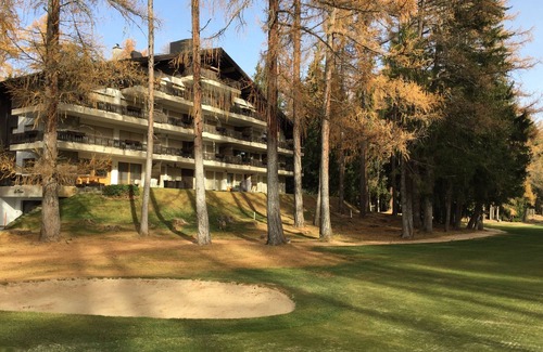 Lens Apartment | stunning apartment on the golf