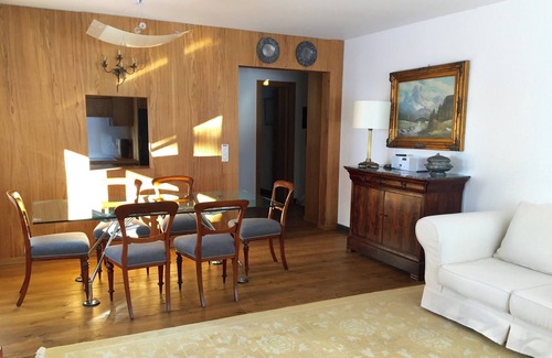 Lens Apartment | stunning apartment on the golf