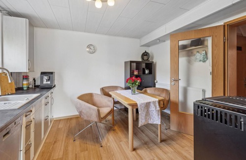 Voehl Apartment | Stunning apartment in Vöhl - Basdorf