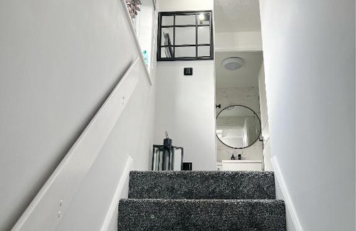 Custom House House | Stunning apartment in Beckton with Private Entrance
