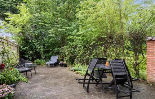 Kjellerup Apartment | Stunning Apartment In Kjellerup