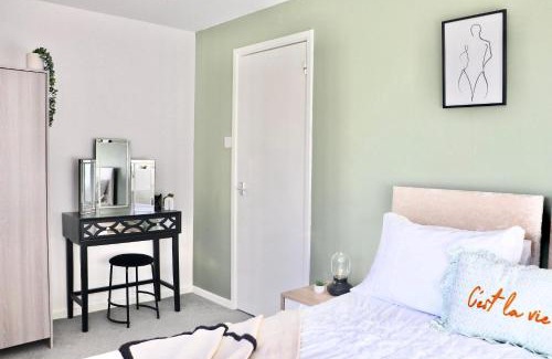 Walworth Apartment | Stunning Apartment, Sleeps 4, Central London, 1 bedroom, Zone 1, Kennington - Open for Business stays, Long Stays and Families Relocating