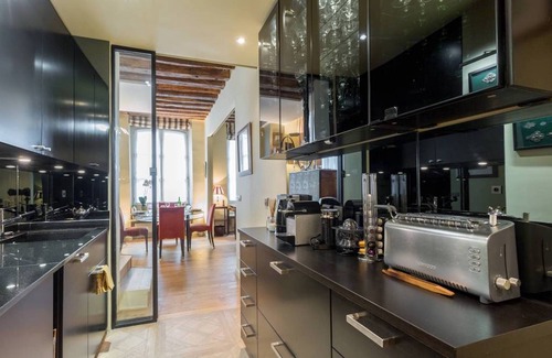 Les Halles Apartment | Stunning Apartment Steps from the Louvre with Air Conditioning, Central Paris