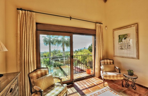 Urbanizacion Hacienda las Chapas Villa | Stunning award-winning villa with sea views in exclusive area near beach