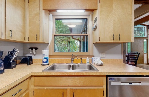 Waynesville House | Stunning away from it all mountain view home with large relaxing deck