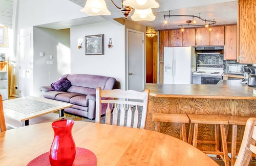 Harrison House | Stunning Bay Front Home with Lake Views, Private Dock, Gas Grill, and Free WiFi