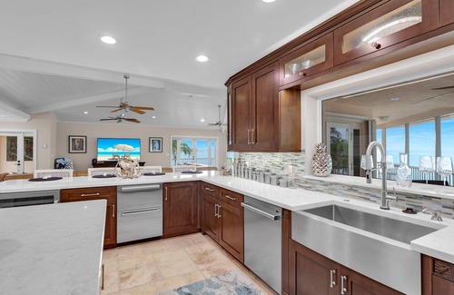 Lower Matecumbe Key House | Stunning Bayfront Home with Pool & Dockage in Islamorada