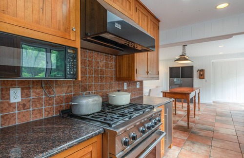 Hampton Bays House | Stunning Bayfront Views