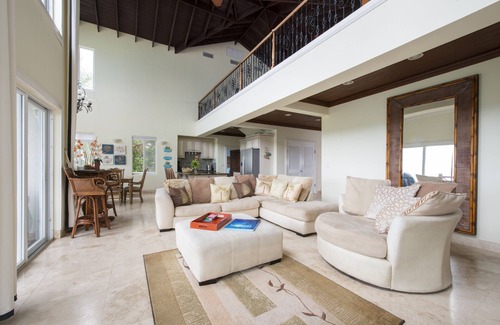 Governor's Harbour House | Stunning Beachfront House, Walk to Tippys! Pool Table, Foosball, POOL!