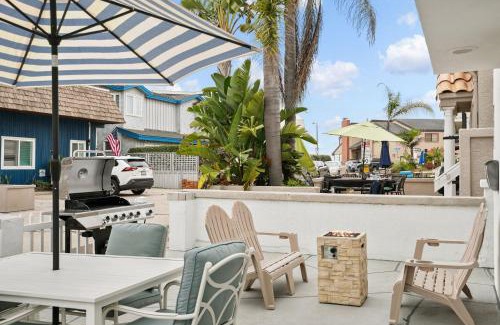 South Mission Beach House | Stunning Beach Delight with Hot Tub, Fire Pit, Parking & Walk to Beach!