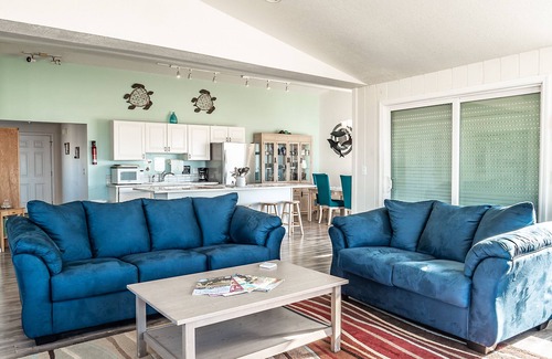 Bayshore House | Stunning Beach House! Pet Friendly!