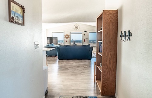 Bayshore House | Stunning Beach House! Pet Friendly!