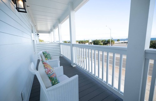 Pass Christian House | Stunning Beachfront Condo with Breathtaking Balcony Views!
