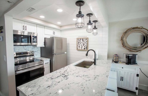 Hutchinson Island South Condo | ☀️🌴Stunning Beachfront Condo 🌊🏖️