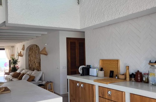 Costa del Sol Occidental Villa | Stunning beachfront villa for 16 people!