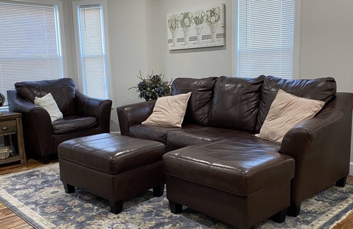 Quincy House | Stunning beautiful and gorgeous Townhome 15 mins to Downtown Boston!