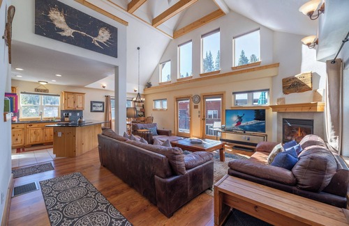 Blue River House | Stunning Breckenridge Lodge-Minutes from Breckenridge Ski Resort