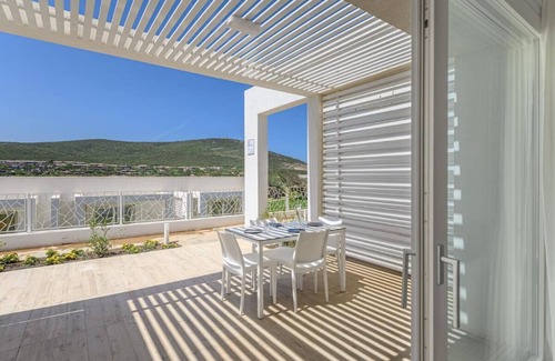 La Pelosa Apartment | Stunning Capo Falcone Charming Apartments, 1 Bed Comfort Apt sleeps 4 with Child