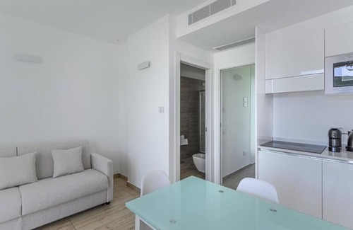 La Pelosa Apartment | Stunning Capo Falcone Charming Apartments nui0407h