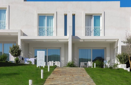 La Pelosa Apartment | Stunning Capo Falcone Charming Apartments nui0407h