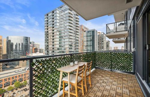 Connaught Apartment | Stunning City Views Earthy Vibes WFH