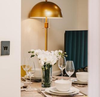 Birmingham City Centre Apartment | Stunning City views Rooftop Family Contractors