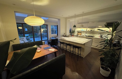 Clapham Apartment | Stunning Clapham Old Town Apartment
