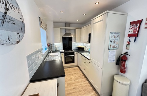 Filey Cottage | Stunning Coastal Cottage - Sleeping 5 in 2 Bedrooms - Pool and Beach Access Included.