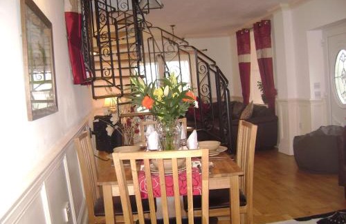 Knott End-on-Sea House | Stunning coastal country cottage 2 beds sleeps 5