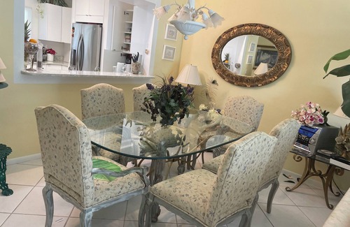 Crown Pointe Apartment | Stunning condo in naples, florida. lake side view with spectacular sun downs.