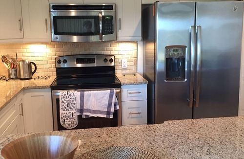 Island Estate Condo | Stunning Condo In An Exclusive Intracoastal Estate With Harbor Views