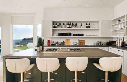 Nichols Canyon House | Stunning Contemporary 4-bedroom home overlooking Los Angeles & Sunset Strip