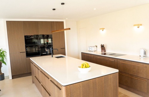 Holywell House | Stunning contemporary house amongst the dunes in Holywell Bay