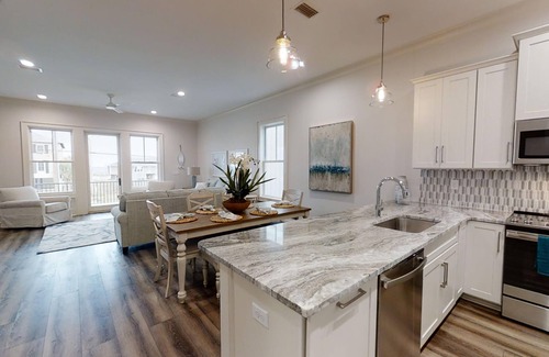 Gulf Shores House | Stunning cottage sleeps 8-10 with communal pool, beach & lagoon views!