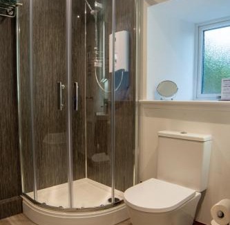 Alness House | Stunning Country Cottage in Ardross Close To Traitors Castle & NC500