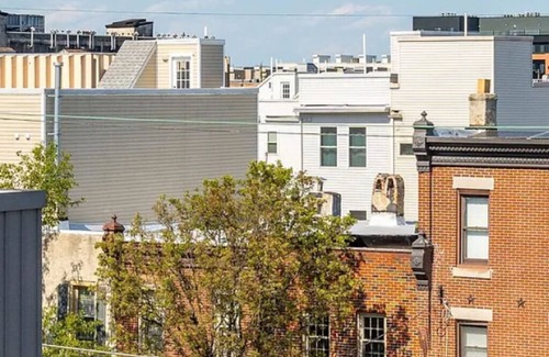Kensington House | Stunning, Cozy, Smart Home in Trendy Fishtown - Movie Theater, Office, Rooftop