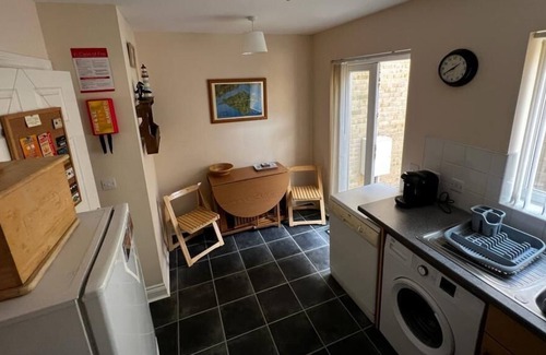 Ryde House | Stunning Creek Views, Ideal For Exploring This Beautiful Island